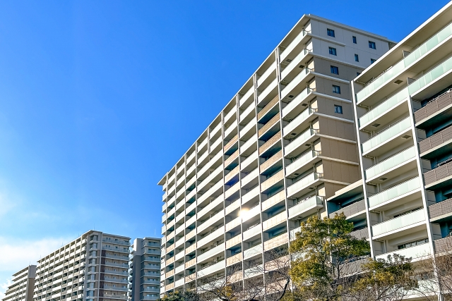 近代的なマンションの外観